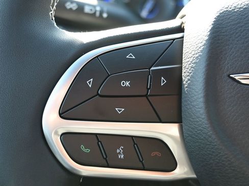 New 2025 Chrysler Pacifica Select image 12