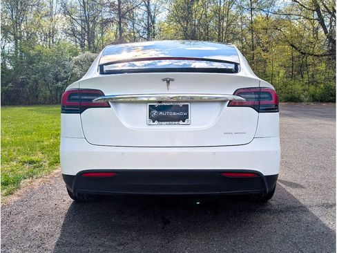 Used 2020 Tesla Model X Long Range AWD/4WD image 7
