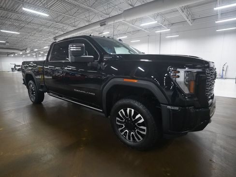 Used 2025 GMC Sierra 2500 Denali Ultimate w/ Max Trailering Package AWD/4WD image 33