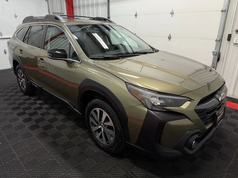 Used 2024 Subaru Outback Premium AWD/4WD image 5