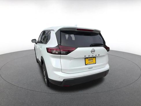 Used 2026 Nissan Rogue SV FWD image 11