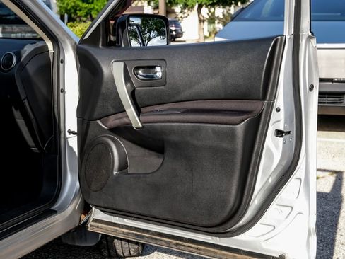 Used 2015 Nissan Rogue S w/ Convenience Package image 42