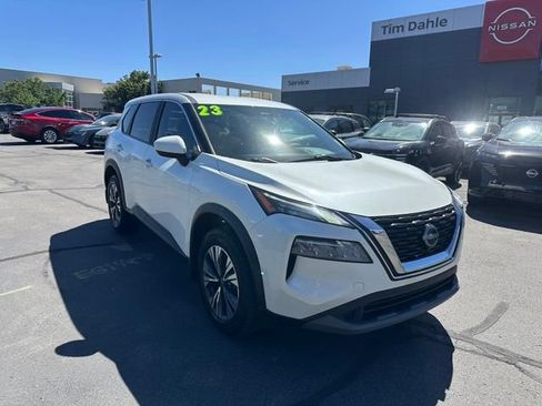 Used 2023 Nissan Rogue SV FWD image 3