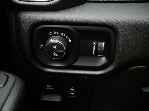 Used 2025 RAM 1500 Big Horn AWD/4WD image 27