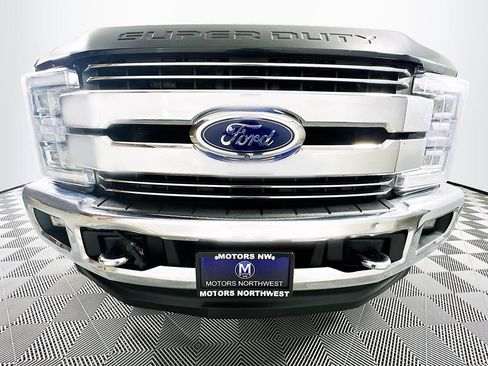 Used 2018 Ford F350 Lariat w/ Lariat Ultimate Package image 3