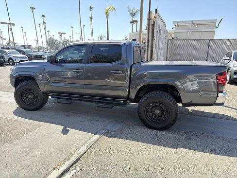 Used 2021 Toyota Tacoma SR5 RWD image 7