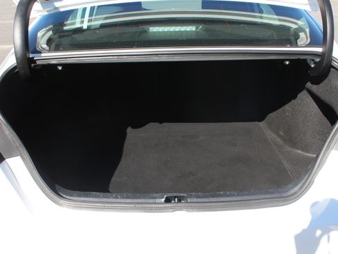 Used 2020 Toyota Camry LE image 6