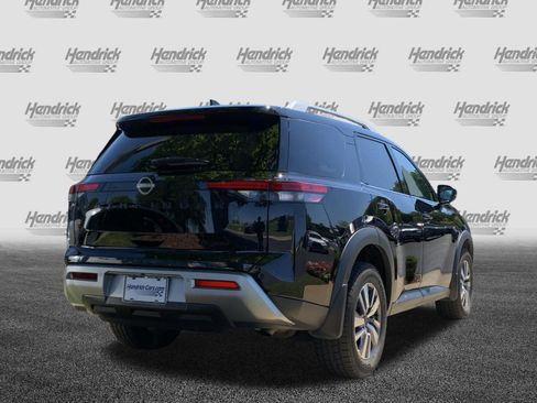 Used 2022 Nissan Pathfinder SL w/ Lighting Package (N92) AWD/4WD image 10