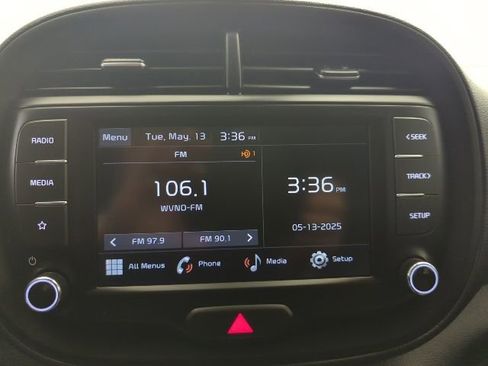 Used 2023 Kia Soul LX image 17