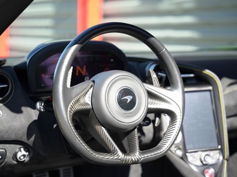 Used 2022 McLaren 720S Luxury image 15