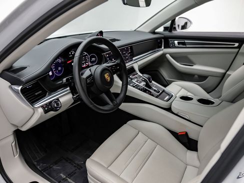 Used 2023 Porsche Panamera 4 Platinum Edition AWD/4WD image 2