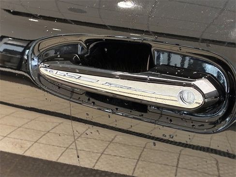 Used 2021 Toyota Sienna XLE image 10