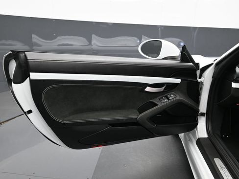 Certified 2022 Porsche 718 Boxster Spyder RWD image 8