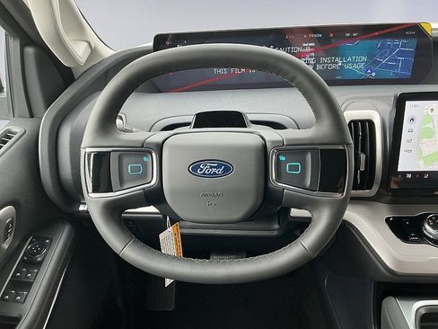 New 2026 Ford Expedition Active image 9