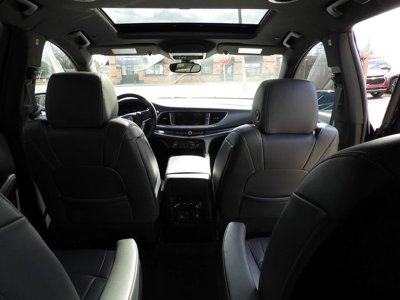 Used 2022 Buick Enclave Essence w/ Experience Buick Package FWD image 24