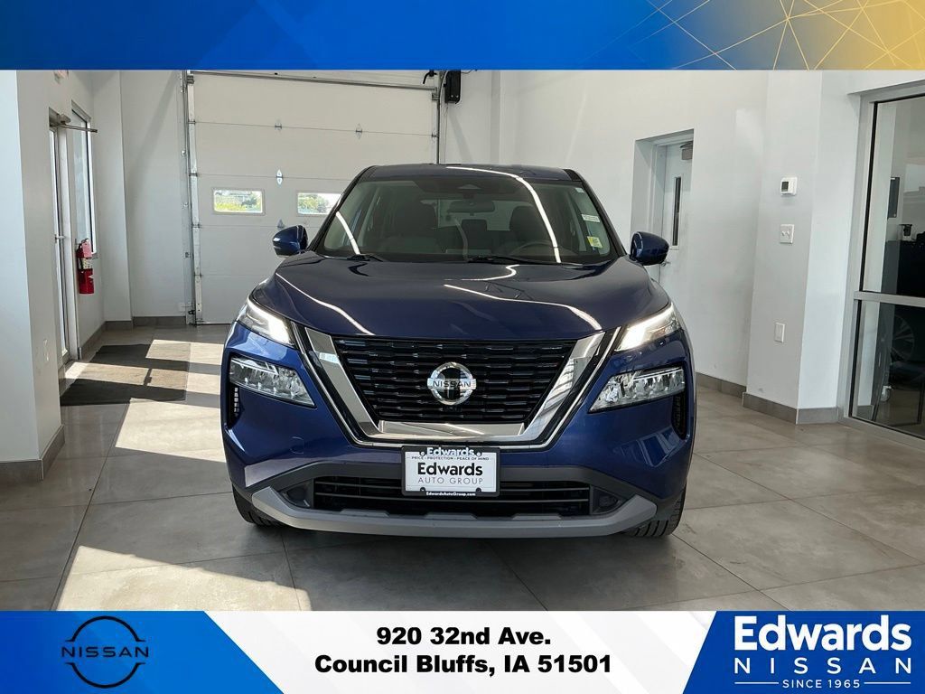 Used 2021 Nissan Rogue SV AWD/4WD image 3