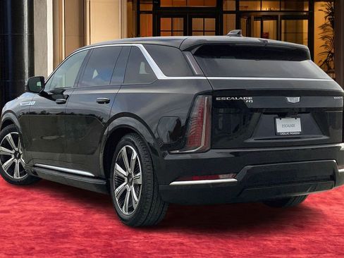 New 2025 Cadillac Escalade IQ Luxury 2 AWD/4WD image 4