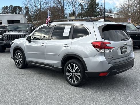Used 2021 Subaru Forester Limited image 8