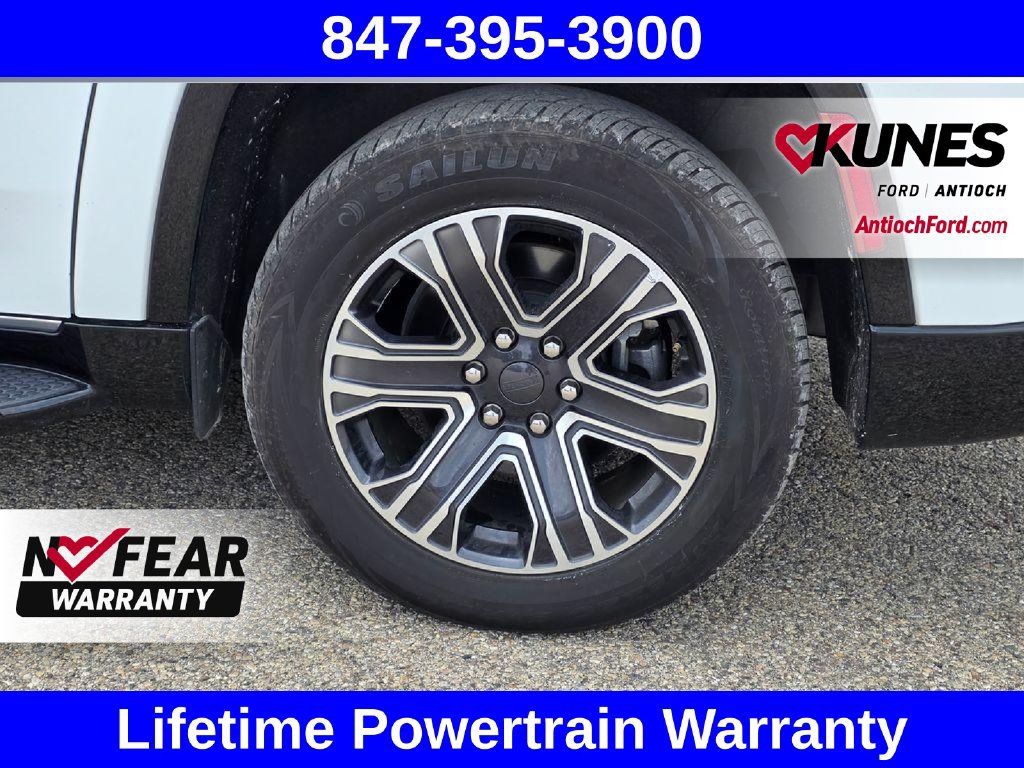 Used 2024 Jeep Wagoneer L Series II AWD/4WD image 15