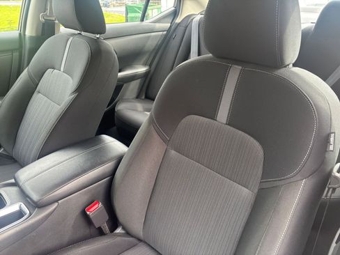 Used 2025 Nissan Sentra SV FWD image 34