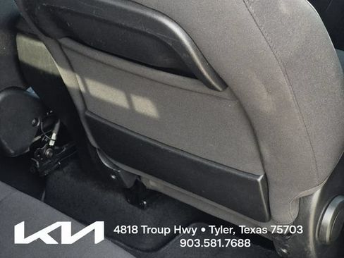 Used 2022 Chevrolet TrailBlazer LT FWD image 16
