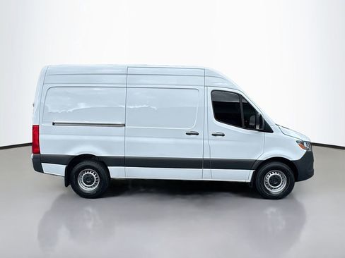 Used 2023 Mercedes-Benz Sprinter 2500 image 4