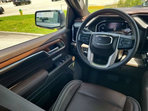 Used 2023 GMC Sierra 1500 Denali AWD/4WD image 14