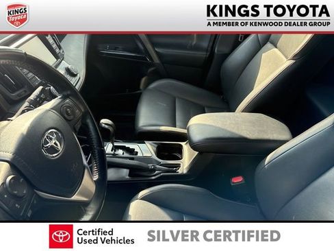 Used 2017 Toyota RAV4 SE w/ Advanced Technology Package image 11