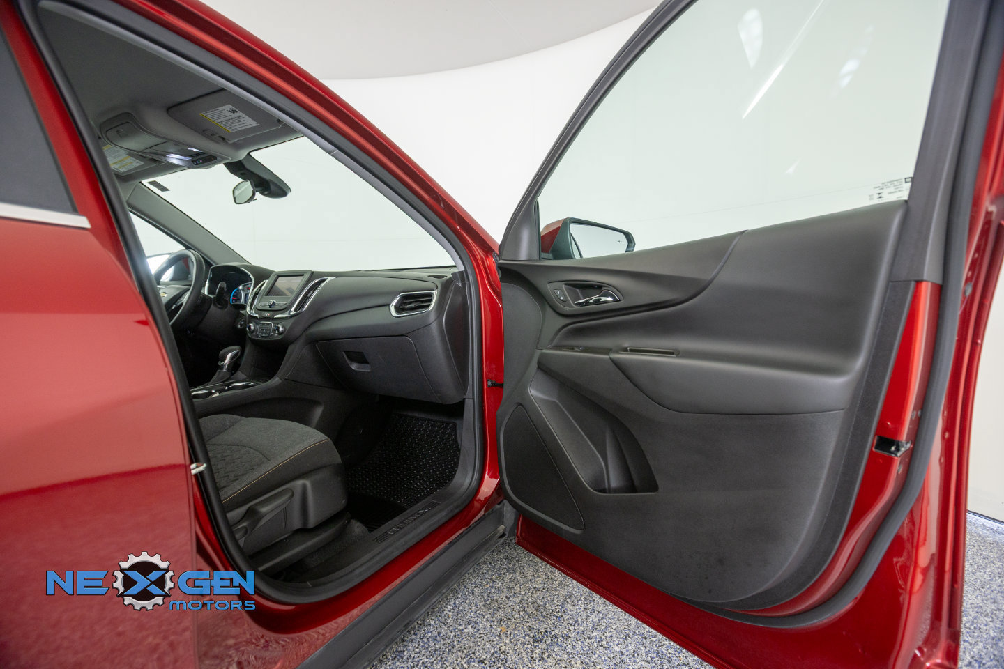 Used 2024 Chevrolet Equinox LT FWD image 37