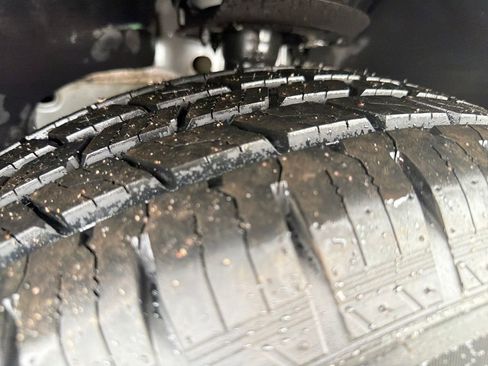 Used 2020 Jeep Cherokee Trailhawk w/ Cold Weather Group image 32