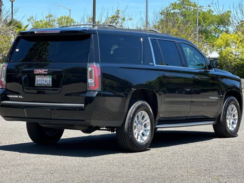 Used 2020 GMC Yukon XL SLT AWD/4WD image 3