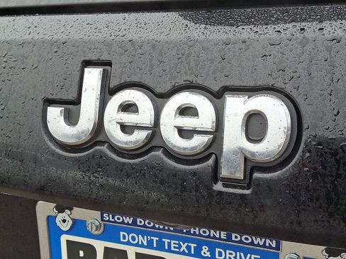 Used 2020 Jeep Grand Cherokee Limited image 28