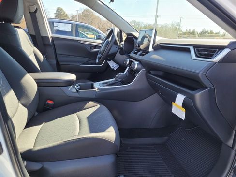 New 2025 Toyota RAV4 XLE image 15