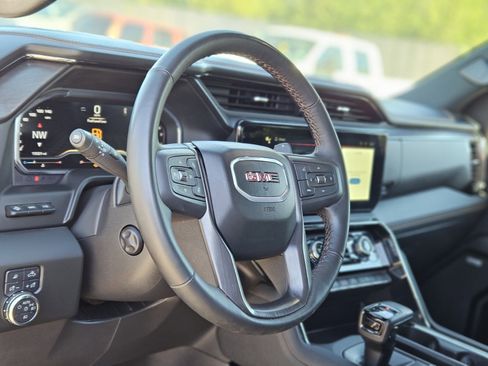 Used 2024 GMC Sierra 1500 AT4 w/ Technology Package image 21