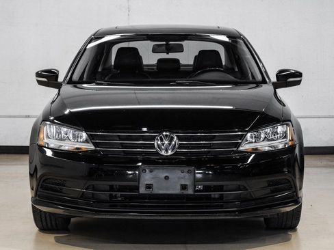 Used 2017 Volkswagen Jetta SE image 8