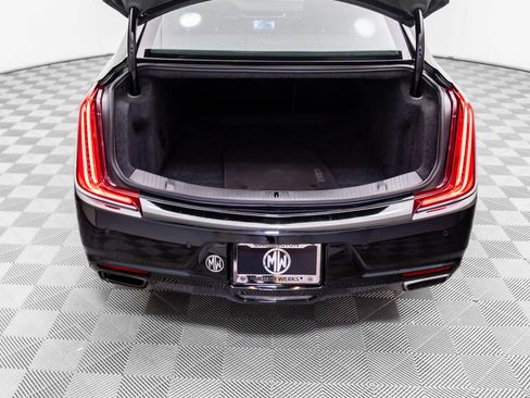 Used 2019 Cadillac XTS Luxury image 30