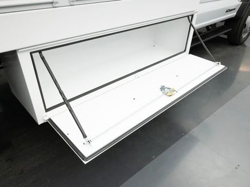 New 2025 Ford F450 XL w/ XL Chrome Package image 26