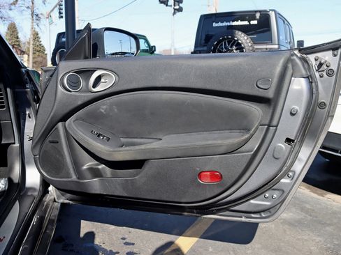 Used 2013 Nissan 370Z Touring image 31