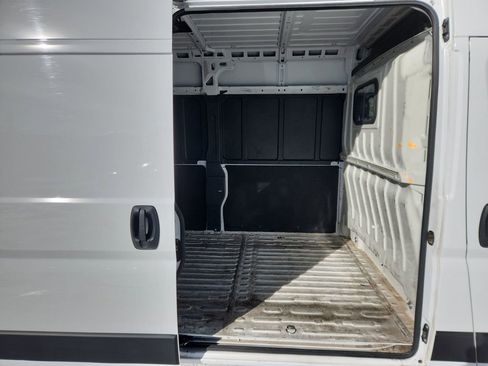 Used 2025 RAM ProMaster 2500 w/ Convenience Group image 24