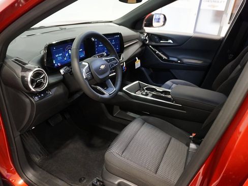 New 2026 Chevrolet Equinox LT image 9