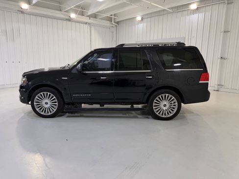 Used 2015 Lincoln Navigator 2WD w/ Equipment Group 101A Reserve image 2