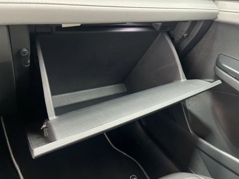 Used 2024 Volkswagen Taos SE image 28