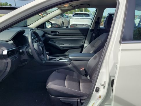 Certified 2025 Nissan Altima 2.5 S FWD image 18