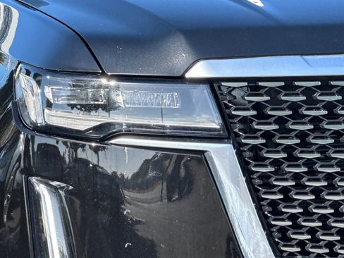 Used 2023 Cadillac Escalade ESV Premium Luxury image 43