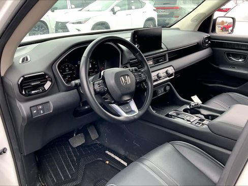 Used 2024 Honda Pilot Elite image 18