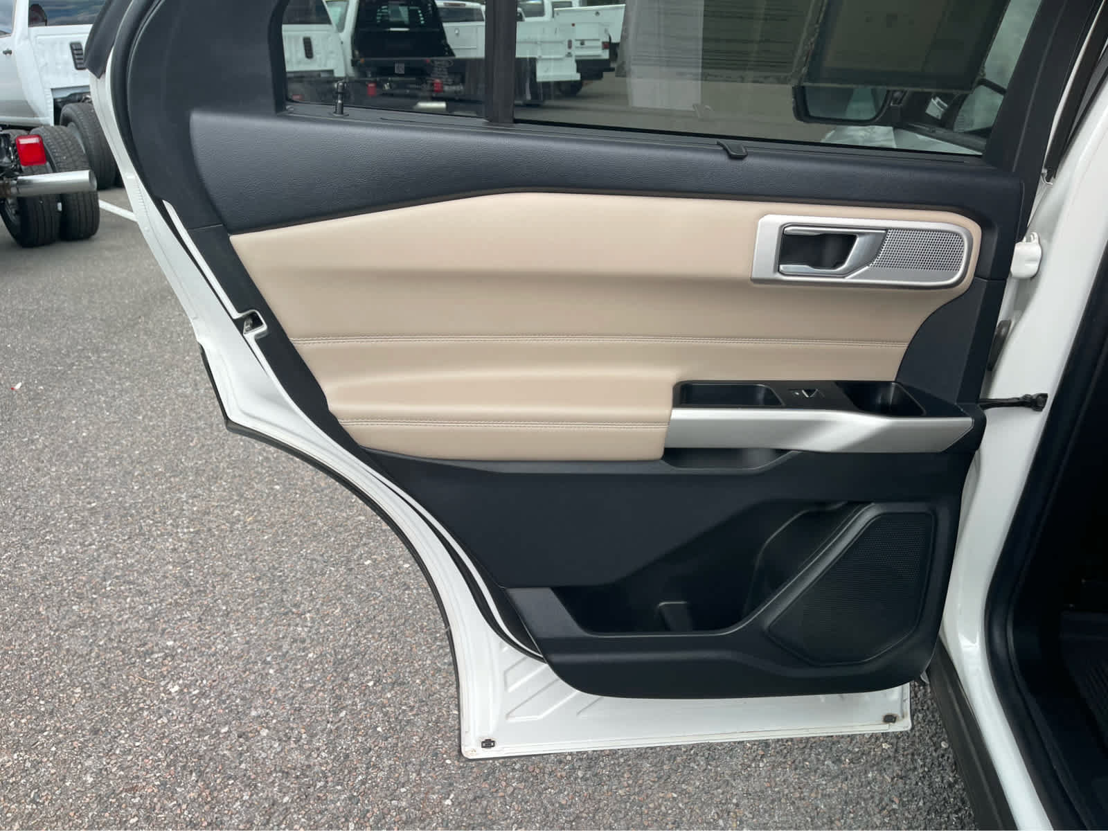 Used 2021 Ford Explorer Limited w/ Equipment Group 301A RWD image 19
