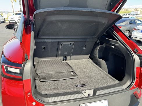 Certified 2025 Volkswagen ID.4 Pro S image 38