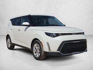 Used 2023 Kia Soul LX w/ LX Technology Package FWD video 3