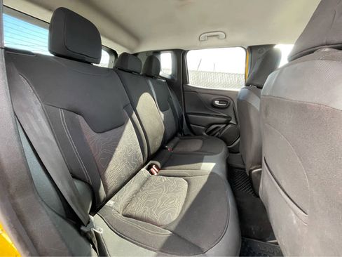 Used 2023 Jeep Renegade Latitude image 26