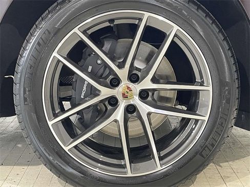 New 2026 Porsche Macan image 16